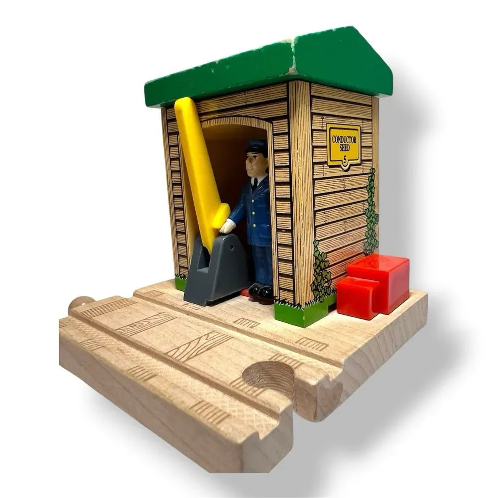 Thomas & Friends Wooden Train Track Conductor Shed Gate Hut w/ Figure & Arm